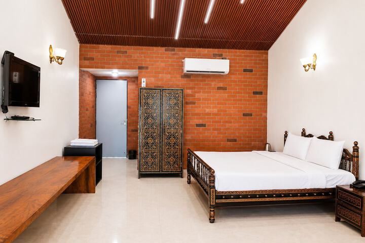 Room 9 of 35