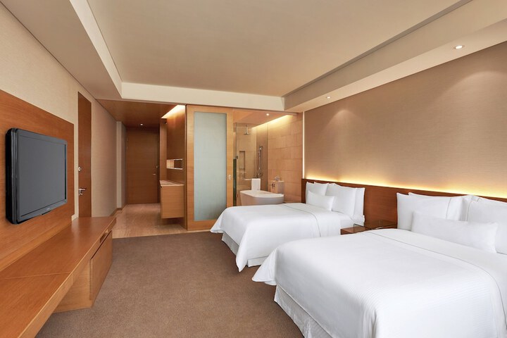 Room 7 of 65