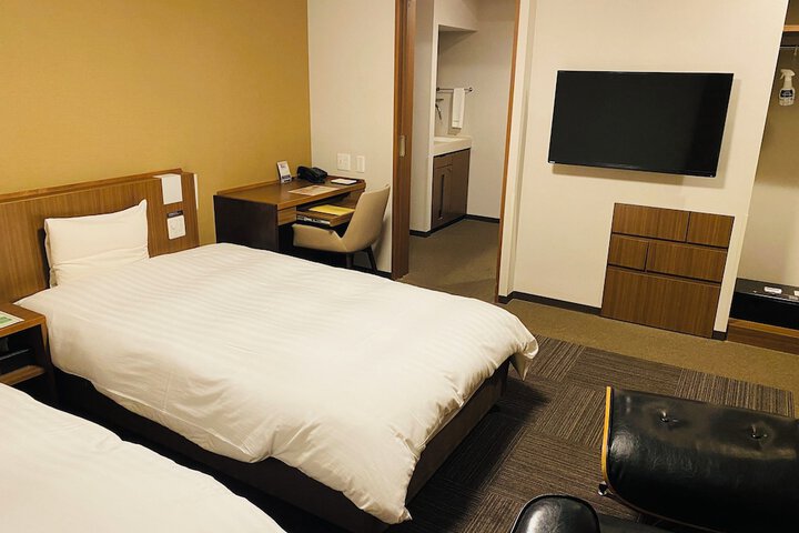 Room 30 of 64