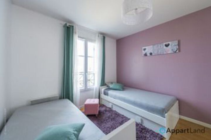 Room 12 of 34