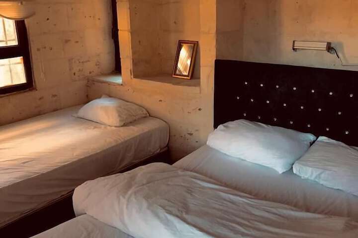 Room 5 of 20