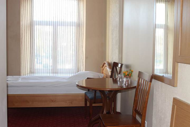 Room 18 of 35