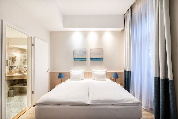 Room 20 of 80