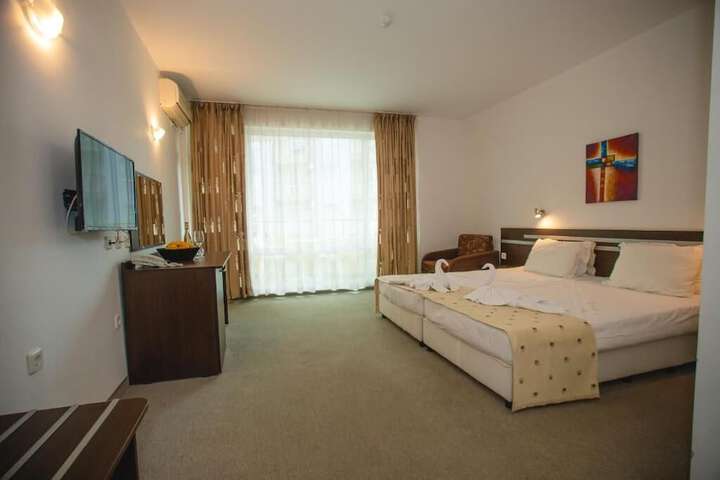 Room 7 of 27