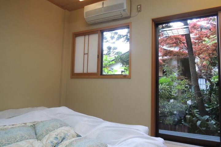 Room 12 of 50