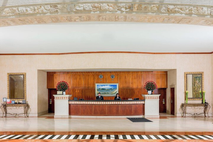 Hotel Interior 10 of 144