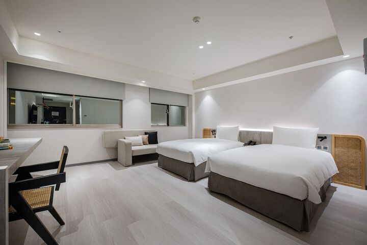 Room 3 of 50