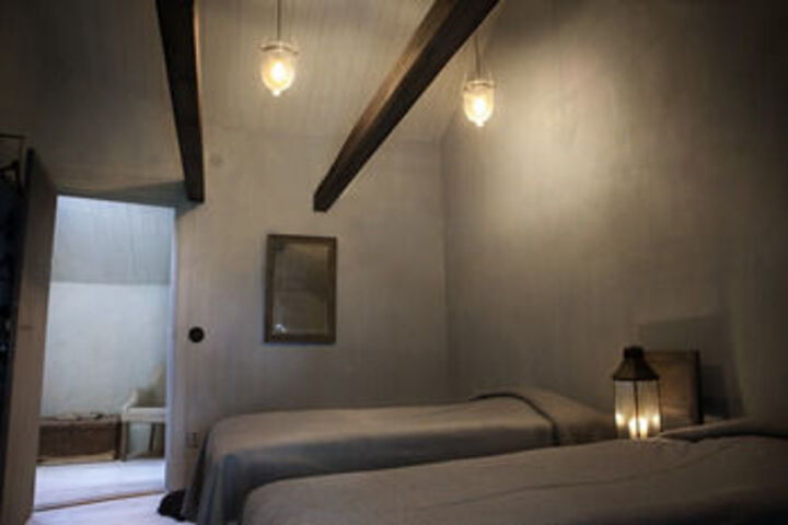 Room 8 of 25