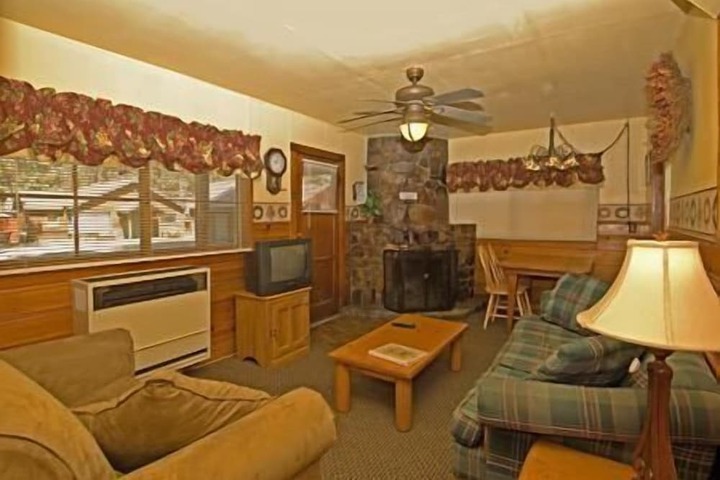 Room 72 of 462