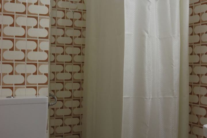 Room 183 of 261
