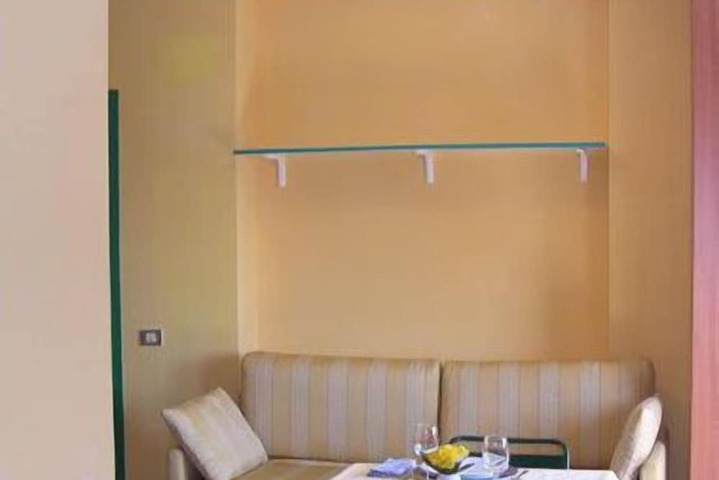 Room 7 of 31