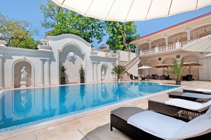 Pool 82 of 122