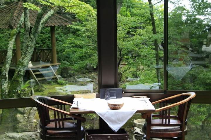 Dining 78 of 131