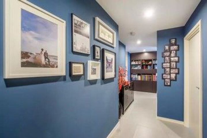 Room 5 of 11