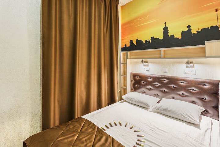 Room 4 of 48