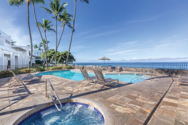 Hotel Pool
