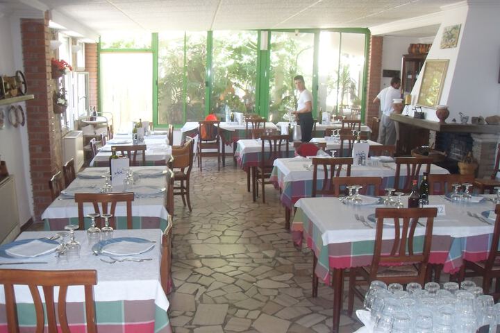 Dining 43 of 100