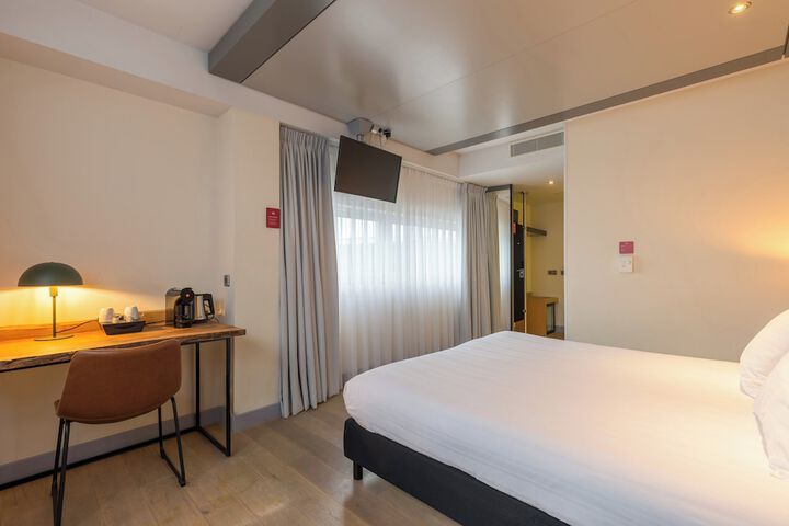 Room 9 of 56