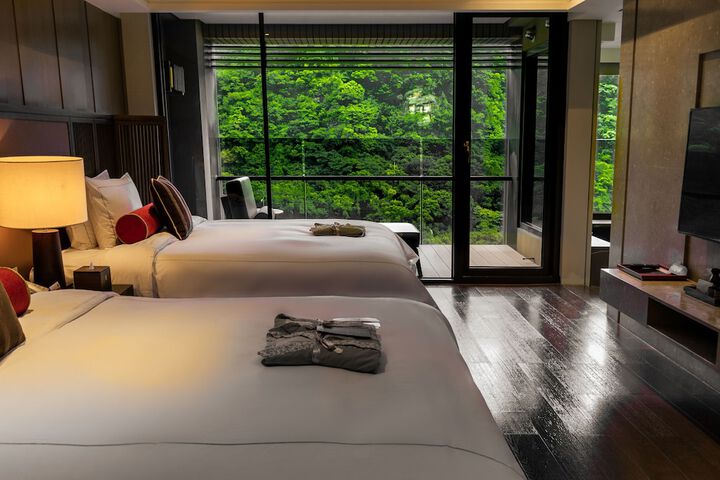 Room 16 of 82