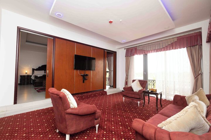 Room 11 of 23