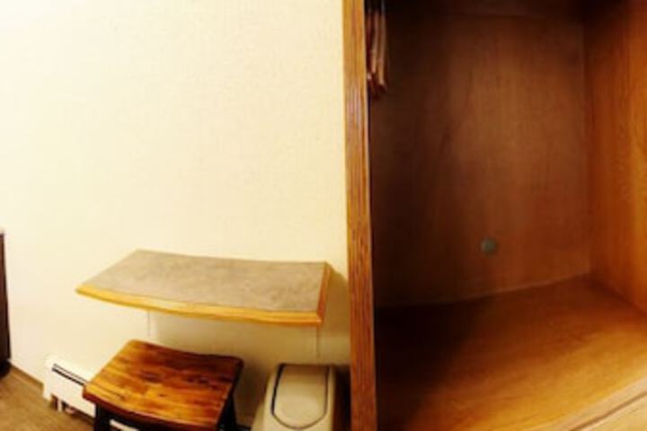Room 16 of 29