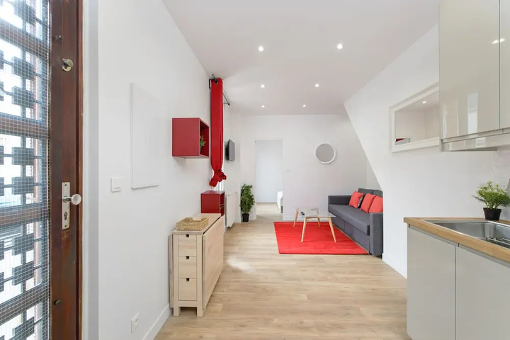 Room 5 of 20