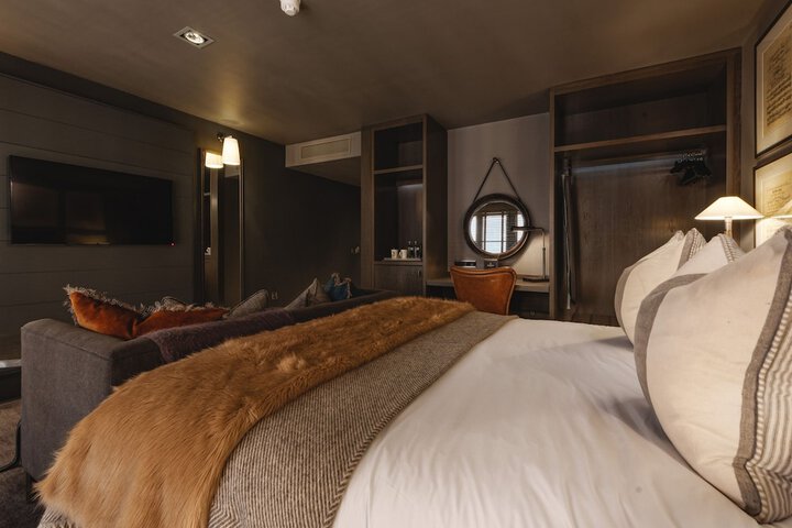 Room 8 of 51