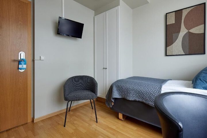 Room 52 of 89