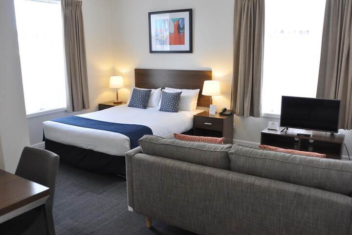 Room 9 of 26