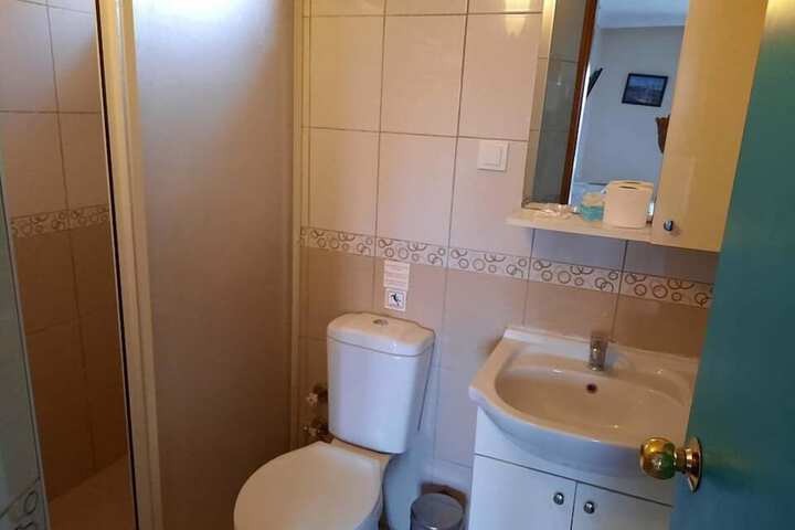 Room 30 of 48