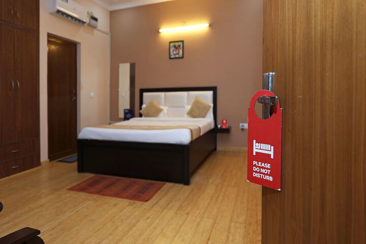 Room 16 of 19