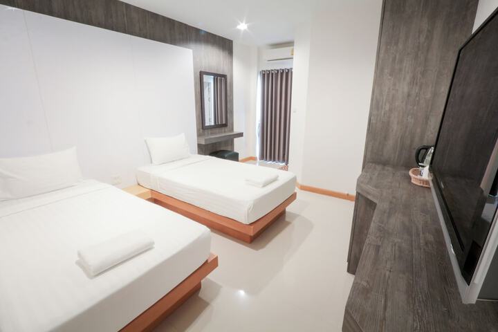Room 19 of 40