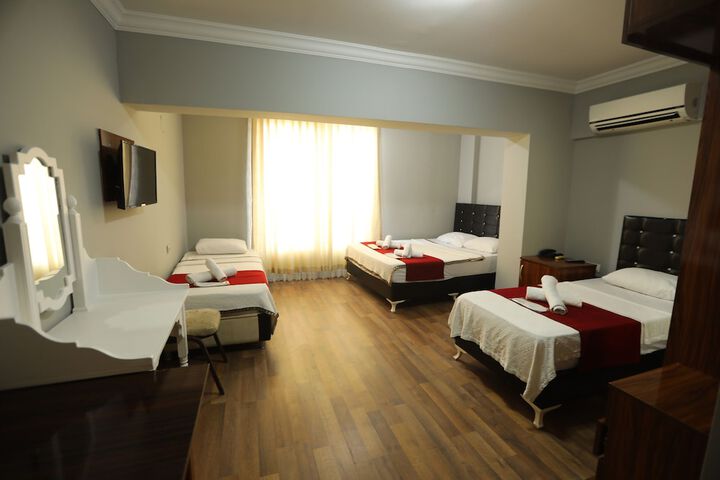 Room 2 of 25