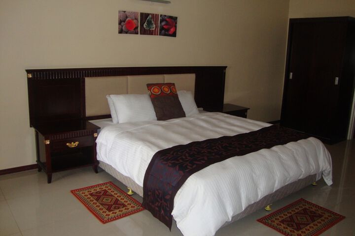Room 6 of 71