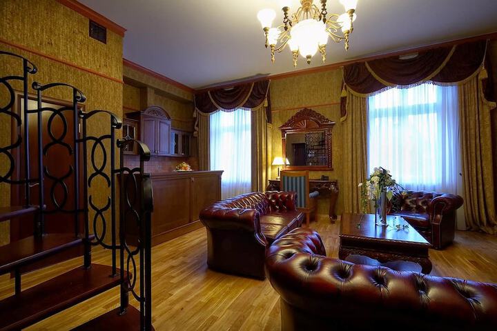 Room 82 of 131