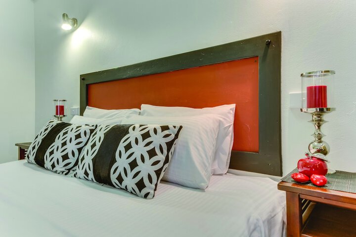 Room 4 of 27