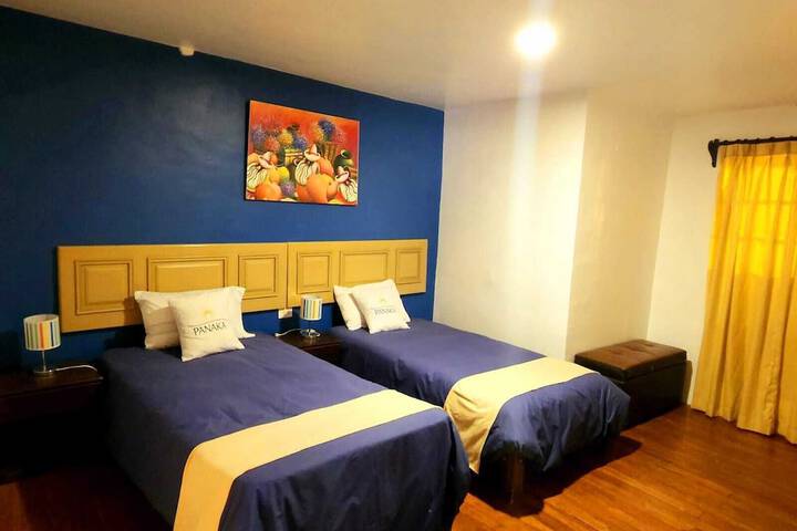 Room 4 of 10