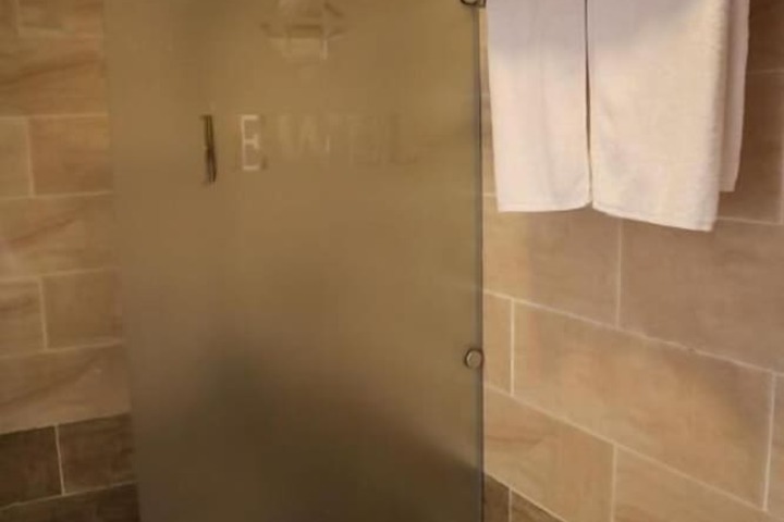 Room 19 of 33