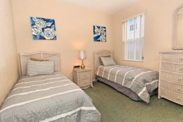 Room 122 of 380