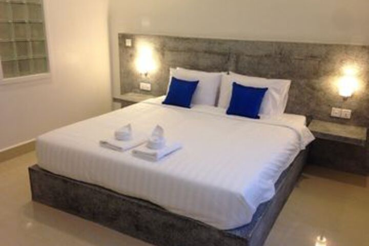 Room 53 of 142