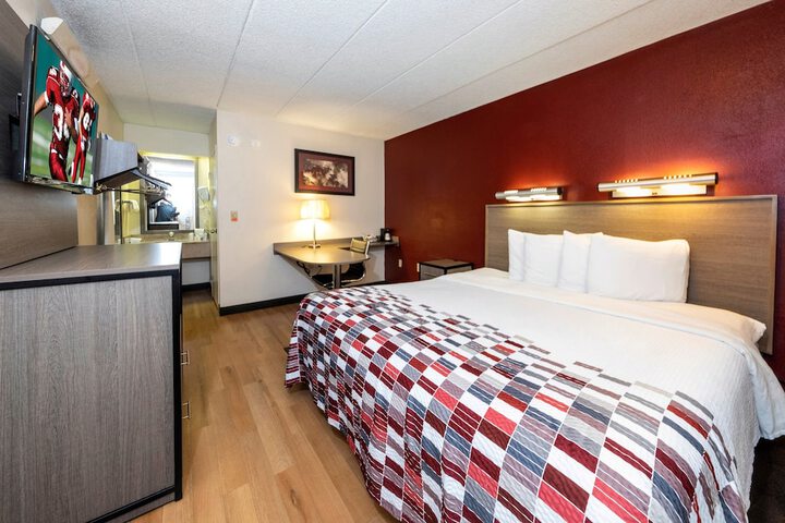 Superior King Bed (6 of 9)