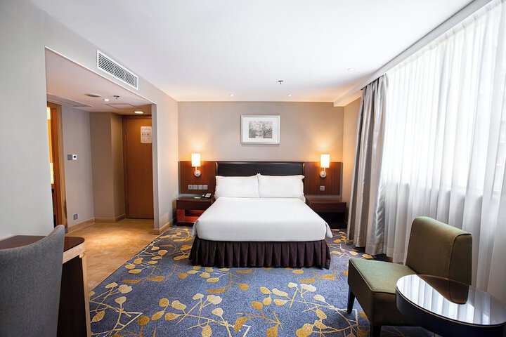Room 16 of 84