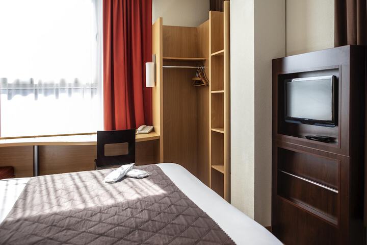 Room 17 of 60