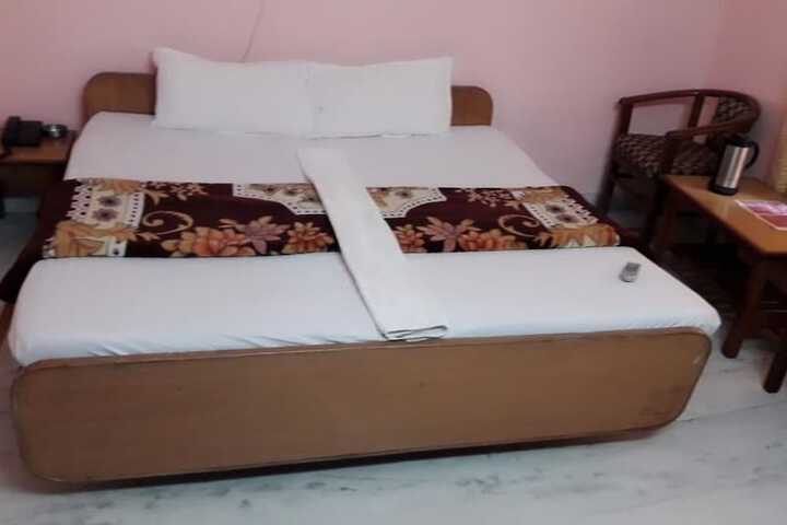 Room 2 of 29