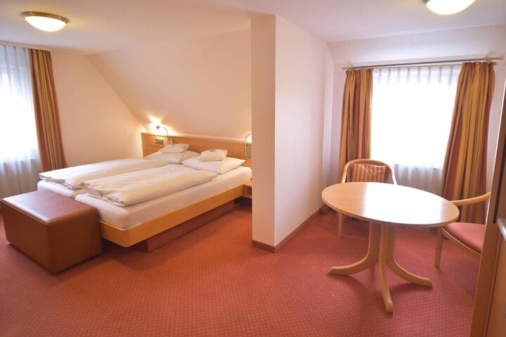 Room 30 of 69