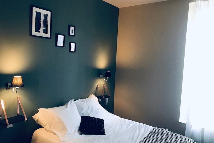 Room 3 of 27