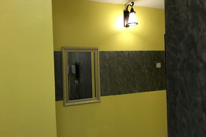 Room 8 of 37
