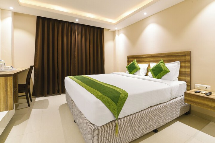 Room 15 of 25