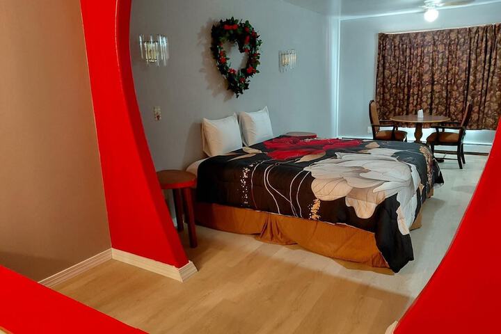 Room 5 of 32