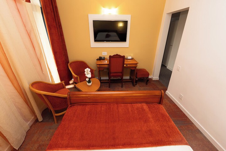 Room 22 of 56